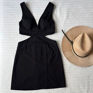 Chic Black Backless Dress
Beautiful cutout style!
Mini dress